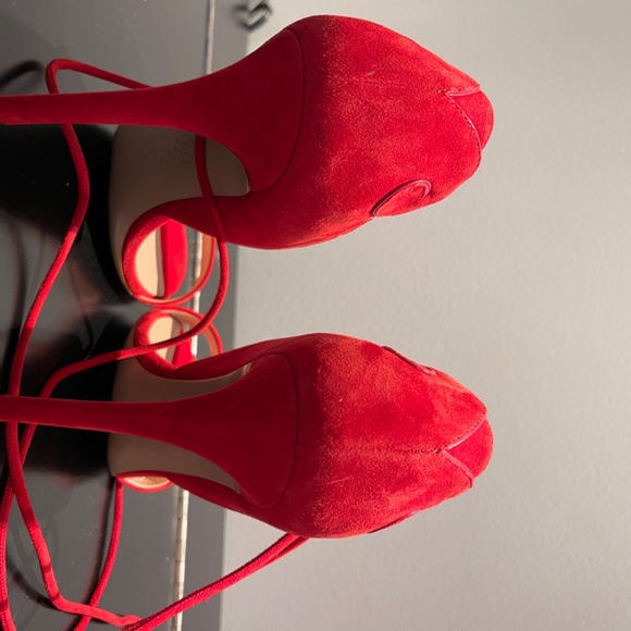 Heels - Picture 3 of 9